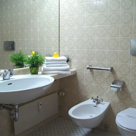 21032 Апартаменты *